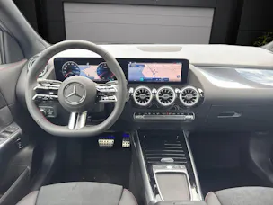 MERCEDES-BENZ GLA 200 Night Star 7G-DCT