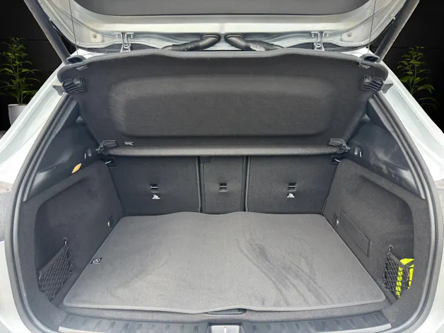 MERCEDES-BENZ GLA 200 Night Star 7G-DCT