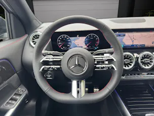 MERCEDES-BENZ GLA 200 Night Star 7G-DCT