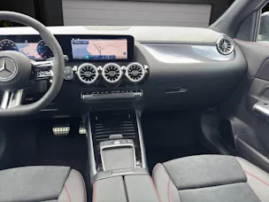 MERCEDES-BENZ GLA 200 Night Star 7G-DCT