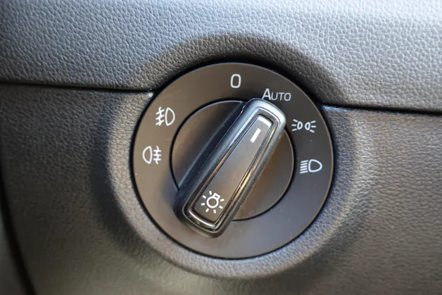 SKODA Octavia 1.5 G-tec Style "* CH Auto * 8 Roues * Capteurs avant/arrière * Tempomat Adaptatif * Clim Auto * Crochet attelage *"