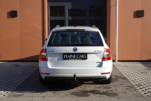SKODA Octavia 1.5 G-tec Style "* CH Auto * 8 Roues * Capteurs avant/arrière * Tempomat Adaptatif * Clim Auto * Crochet attelage *"