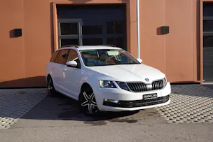 SKODA Octavia 1.5 G-tec Style "* CH Auto * 8 Roues * Capteurs avant/arrière * Tempomat Adaptatif * Clim Auto * Crochet attelage *"