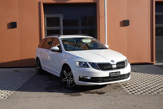 SKODA Octavia 1.5 G-tec Style "* CH Auto * 8 Roues * Capteurs avant/arrière * Tempomat Adaptatif * Clim Auto * Crochet attelage *"