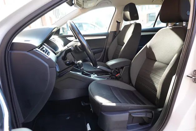 SKODA Octavia 1.5 G-tec Style "* CH Auto * 8 Roues * Capteurs avant/arrière * Tempomat Adaptatif * Clim Auto * Crochet attelage *"