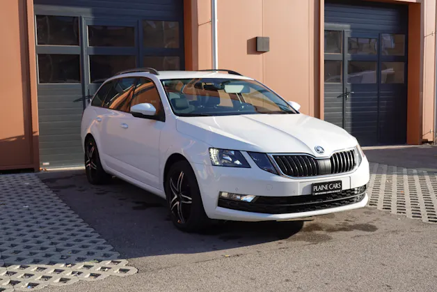 SKODA Octavia 1.5 G-tec Style "* CH Auto * 8 Roues * Capteurs avant/arrière * Tempomat Adaptatif * Clim Auto * Crochet attelage *"