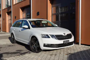 SKODA Octavia 1.5 G-tec Style "* CH Auto * 8 Roues * Capteurs avant/arrière * Tempomat Adaptatif * Clim Auto * Crochet attelage *"