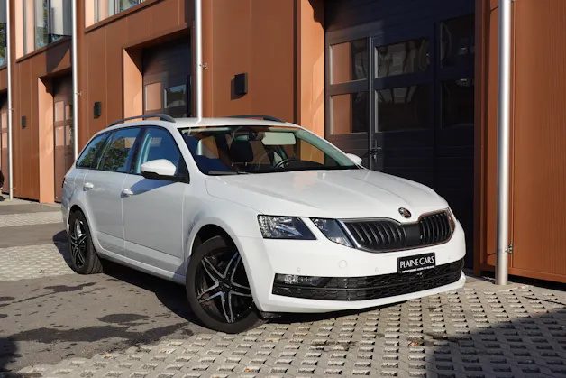SKODA Octavia 1.5 G-tec Style "* CH Auto * 8 Roues * Capteurs avant/arrière * Tempomat Adaptatif * Clim Auto * Crochet attelage *"