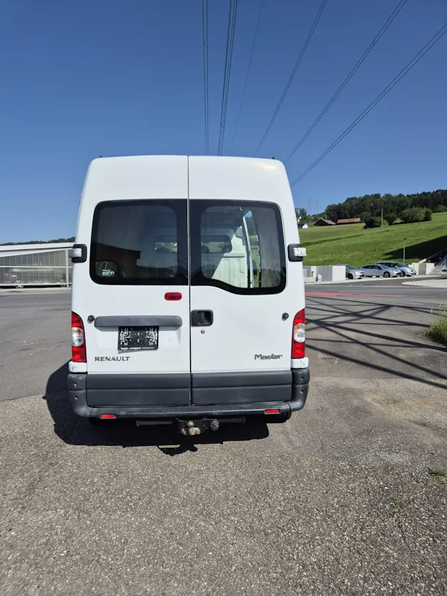 RENAULT Master T35 2.5dCi L3H3