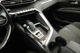 PEUGEOT 3008 1.2 PureTech "* CH Auto * Toit Panoramique * Climatisation Bi-zone * GPS * Aide au Stationnement * Cuir / Tissu *"