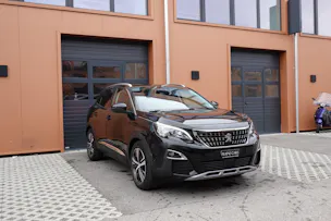 PEUGEOT 3008 1.2 PureTech "* CH Auto * Toit Panoramique * Climatisation Bi-zone * GPS * Aide au Stationnement * Cuir / Tissu *"