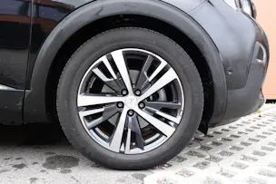 PEUGEOT 3008 1.2 PureTech "* CH Auto * Toit Panoramique * Climatisation Bi-zone * GPS * Aide au Stationnement * Cuir / Tissu *"