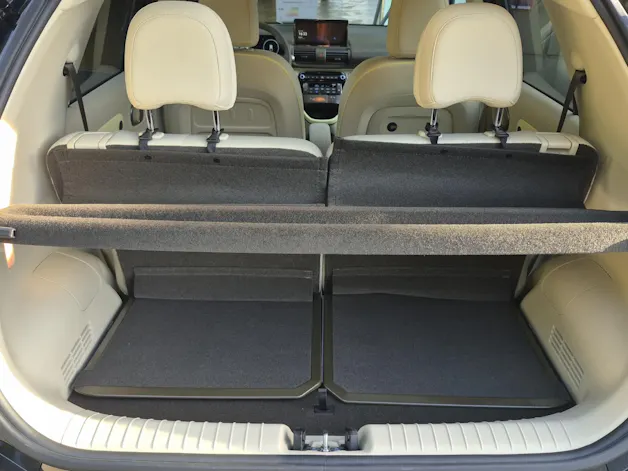 HYUNDAI Inster 49 kWh Electric Amplia Wärmepumpe