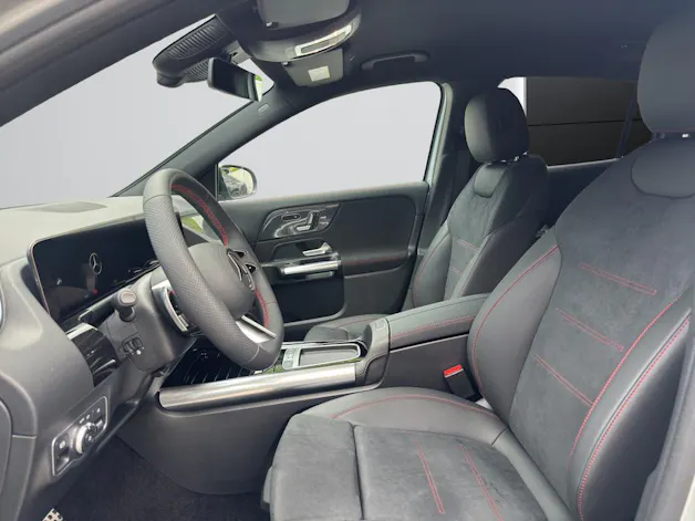MERCEDES-BENZ GLA 200 Night Star 7G-DCT