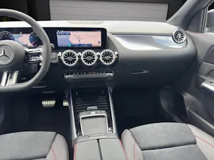MERCEDES-BENZ GLA 200 Night Star 7G-DCT