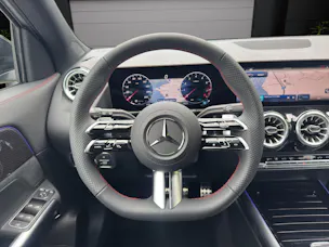 MERCEDES-BENZ GLA 200 Night Star 7G-DCT