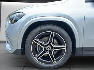 MERCEDES-BENZ GLA 200 Night Star 7G-DCT