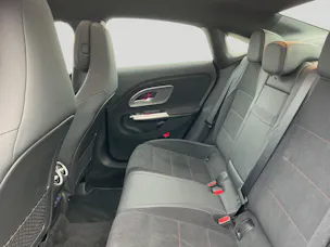 MERCEDES-BENZ CLA 180 AMG Line