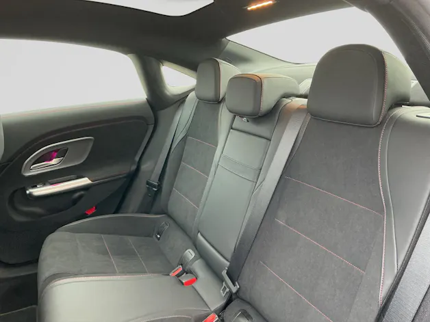 MERCEDES-BENZ CLA 180 AMG Line