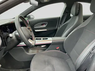 MERCEDES-BENZ CLA 180 AMG Line