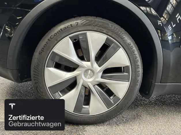 Tesla Model Y Long Range AWD