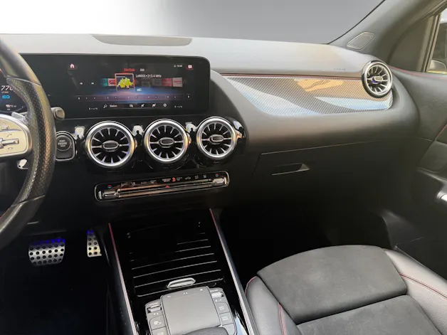 MERCEDES-BENZ GLA 250e AMG Line 8G-DCT