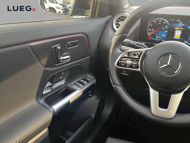 MERCEDES-BENZ GLA 200 Progressive 7G-DCT