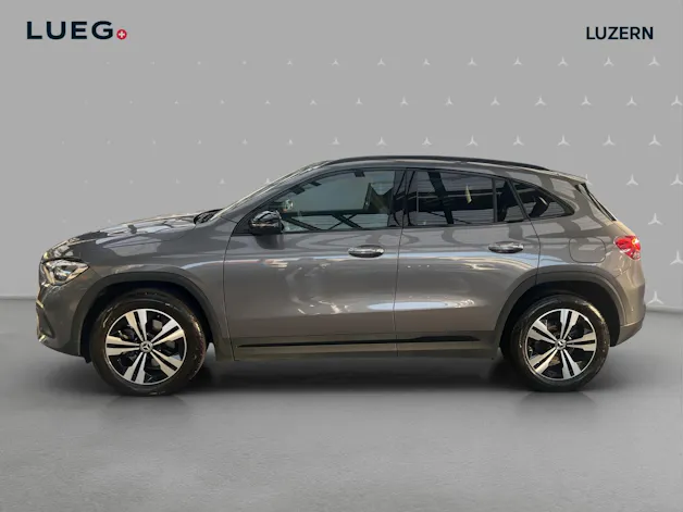 MERCEDES-BENZ GLA 200 Progressive 7G-DCT