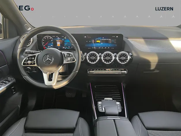 MERCEDES-BENZ GLA 200 Progressive 7G-DCT