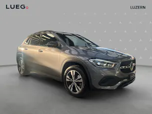 MERCEDES-BENZ GLA 200 Progressive 7G-DCT