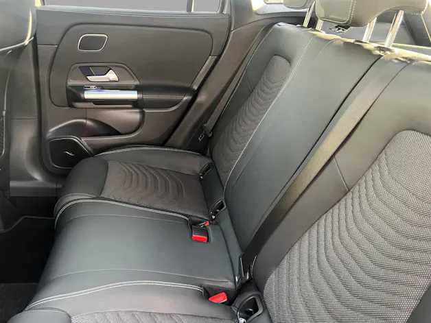 MERCEDES-BENZ GLA 200 Progressive 7G-DCT