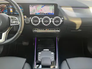 MERCEDES-BENZ GLA 200 Progressive 7G-DCT