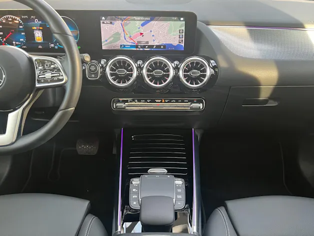 MERCEDES-BENZ GLA 200 Progressive 7G-DCT