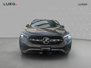 MERCEDES-BENZ GLA 200 Progressive 7G-DCT