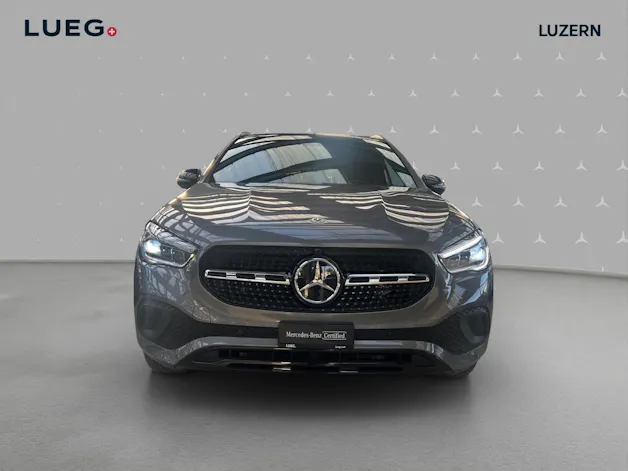 MERCEDES-BENZ GLA 200 Progressive 7G-DCT
