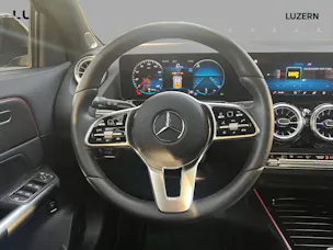 MERCEDES-BENZ GLA 200 Progressive 7G-DCT