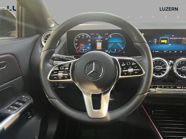 MERCEDES-BENZ GLA 200 Progressive 7G-DCT
