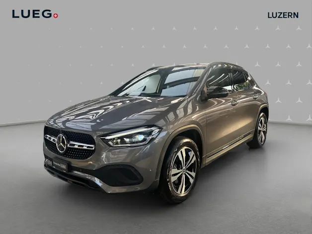 MERCEDES-BENZ GLA 200 Progressive 7G-DCT