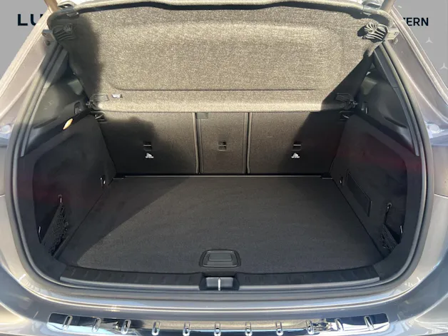 MERCEDES-BENZ GLA 200 Progressive 7G-DCT