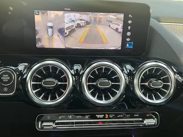MERCEDES-BENZ GLA 200 Progressive 7G-DCT