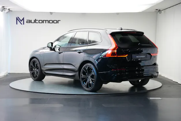 VOLVO XC60 T8 eAWD PluginHybrid Ultimate Dark Geartronic Black Edition Ultra *Luftfahrwerk* *B&W*