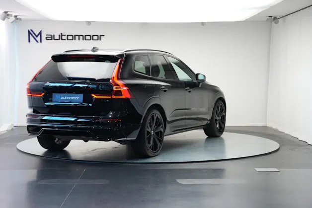 VOLVO XC60 T8 eAWD PluginHybrid Ultimate Dark Geartronic Black Edition Ultra *Luftfahrwerk* *B&W*
