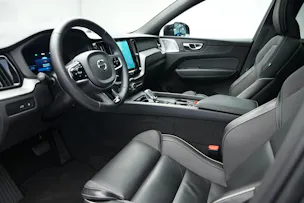 VOLVO XC60 T8 eAWD PluginHybrid Ultimate Dark Geartronic Black Edition Ultra *Luftfahrwerk* *B&W*
