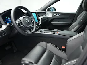 VOLVO XC60 T8 eAWD PluginHybrid Ultimate Dark Geartronic Black Edition Ultra *Luftfahrwerk* *B&W*