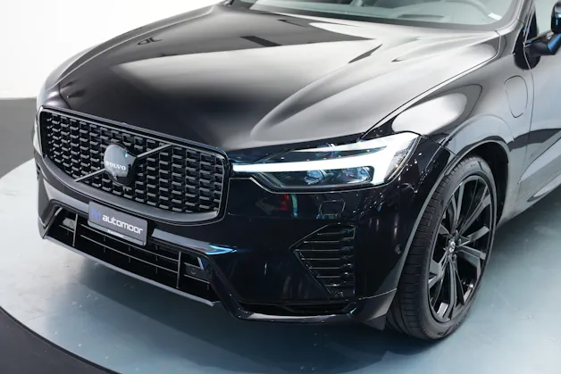 VOLVO XC60 T8 eAWD PluginHybrid Ultimate Dark Geartronic Black Edition Ultra *Luftfahrwerk* *B&W*