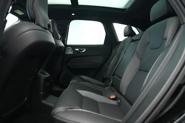 VOLVO XC60 T8 eAWD PluginHybrid Ultimate Dark Geartronic Black Edition Ultra *Luftfahrwerk* *B&W*
