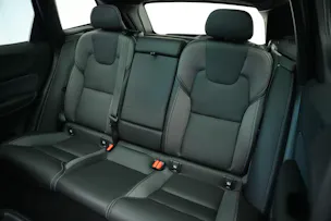 VOLVO XC60 T8 eAWD PluginHybrid Ultimate Dark Geartronic Black Edition Ultra *Luftfahrwerk* *B&W*