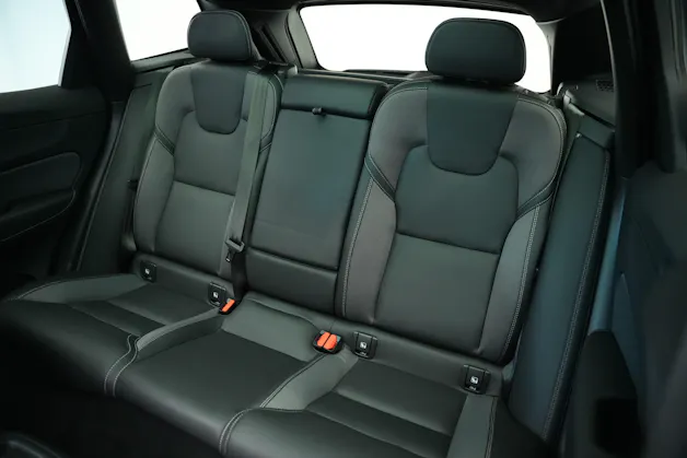 VOLVO XC60 T8 eAWD PluginHybrid Ultimate Dark Geartronic Black Edition Ultra *Luftfahrwerk* *B&W*