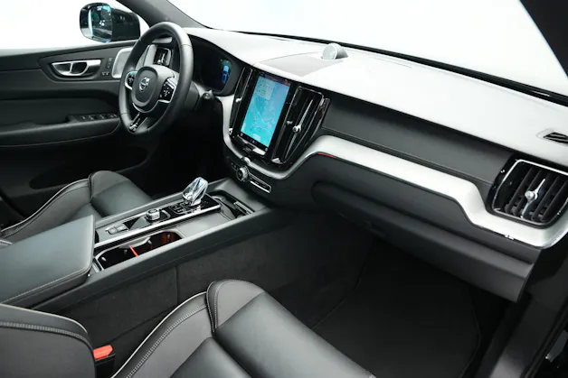 VOLVO XC60 T8 eAWD PluginHybrid Ultimate Dark Geartronic Black Edition Ultra *Luftfahrwerk* *B&W*