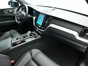 VOLVO XC60 T8 eAWD PluginHybrid Ultimate Dark Geartronic Black Edition Ultra *Luftfahrwerk* *B&W*